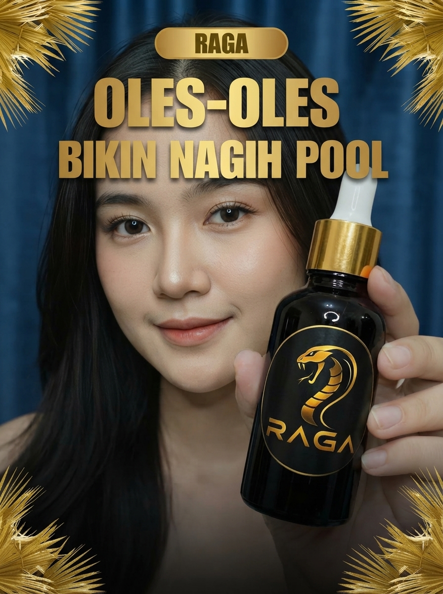 Model memegang botol minyak RAGA dari dekat